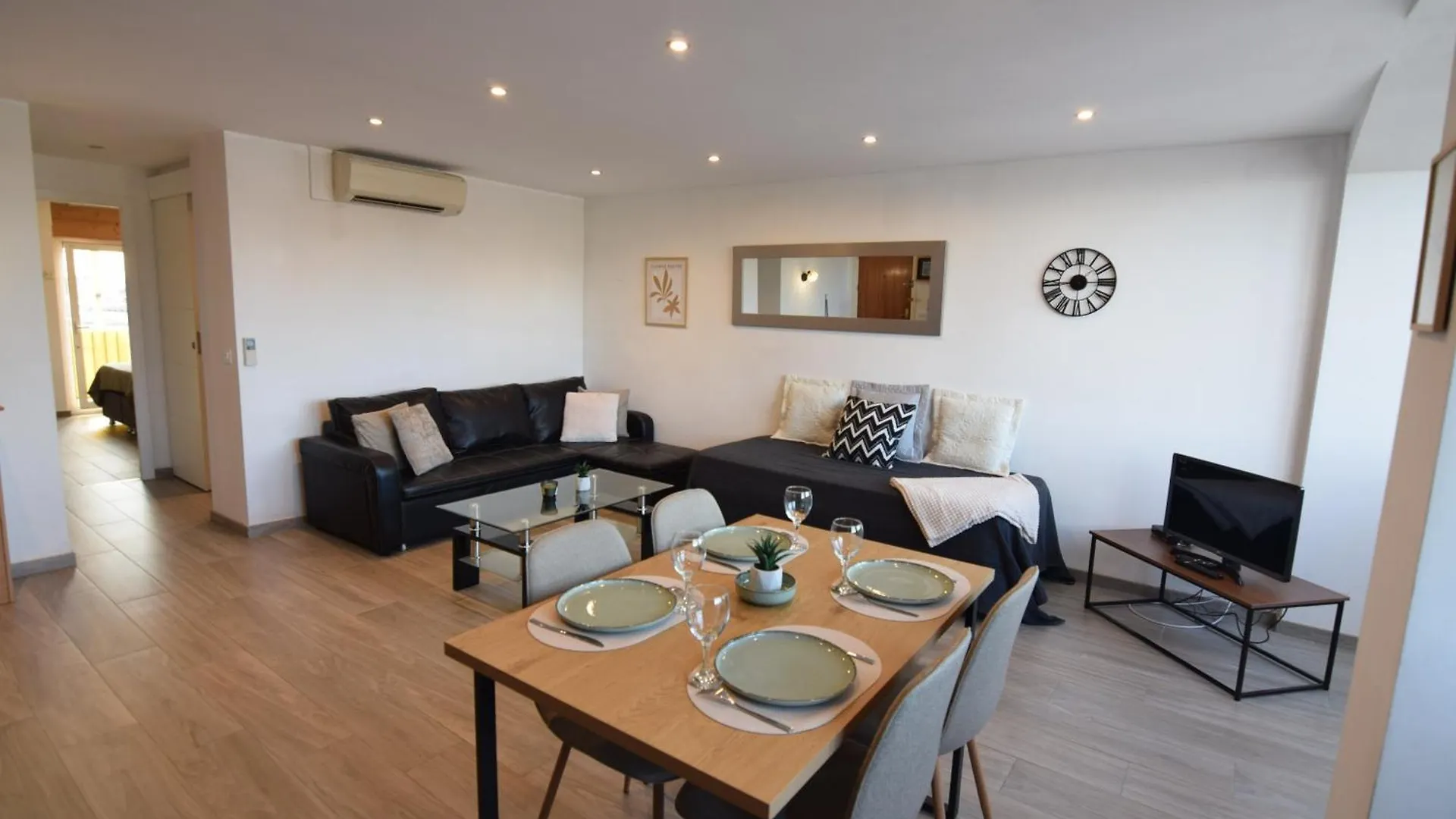 Apartment 418-Apartamento Vistas Al Canal Empuriabrava Spain