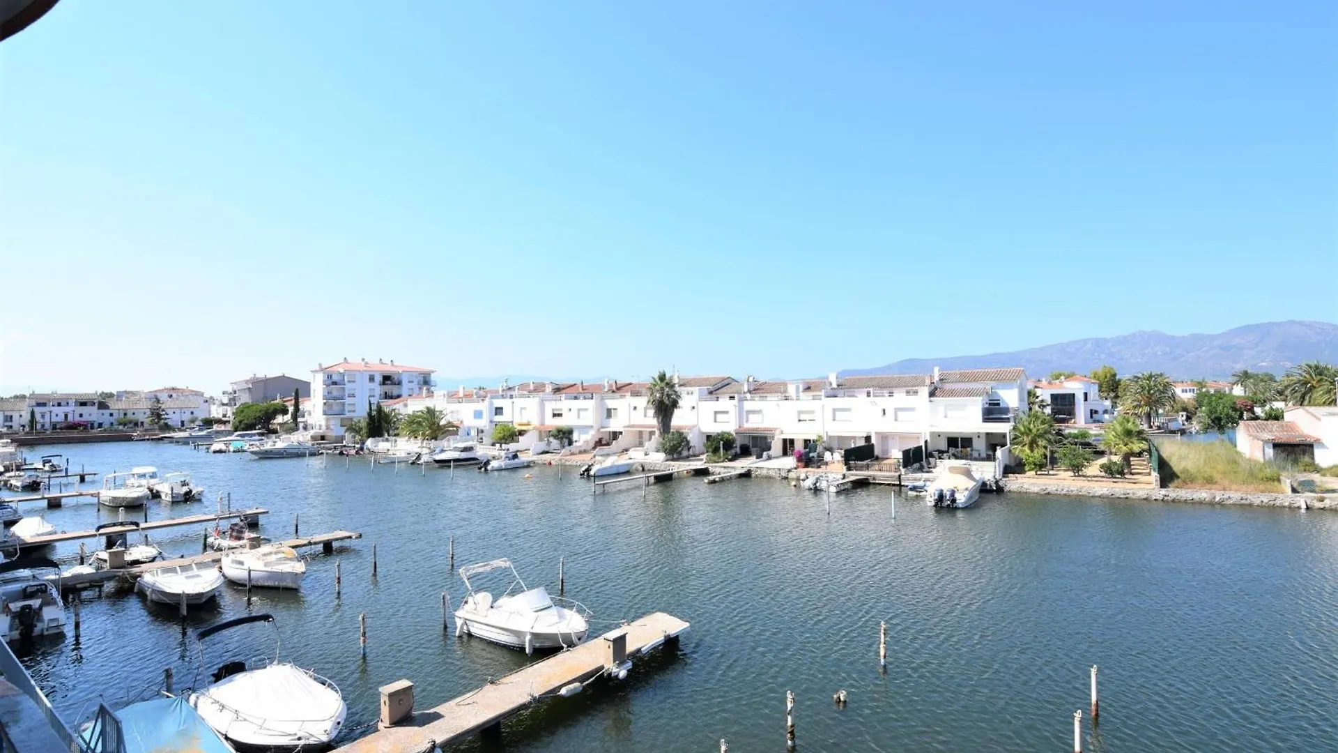 418-Apartamento Vistas Al Canal Empuriabrava