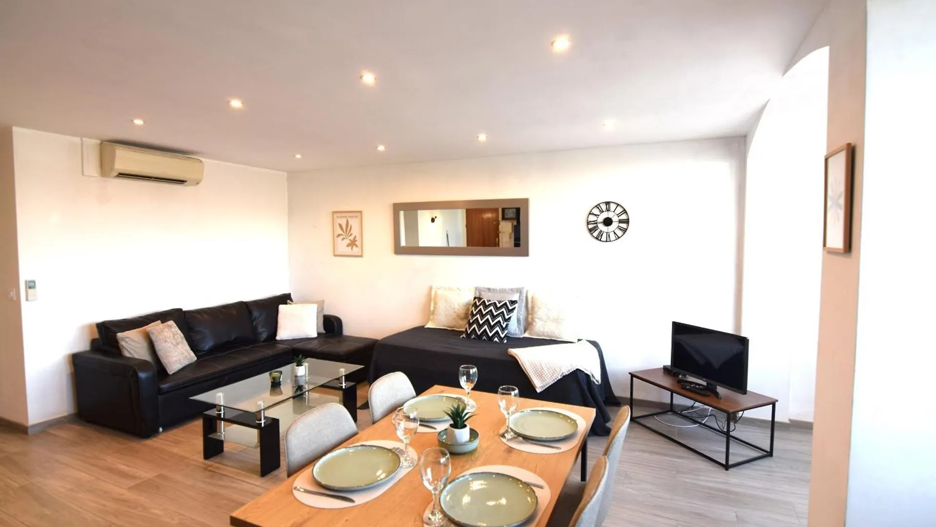 418-Apartamento Vistas Al Canal contacts